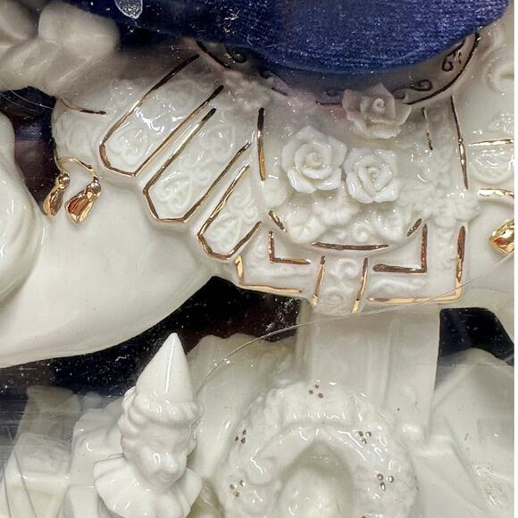 Classic Noel Porcelain Musical Rocking Horse with 24k Accents-New in Box! - Picture 9 of 9